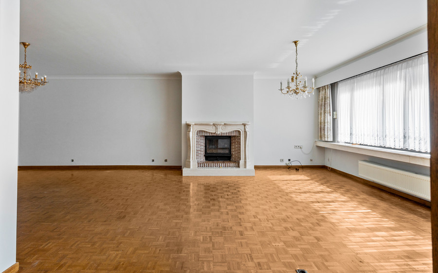 Gelijkvloerse verd. + tuin te koop in Merksem