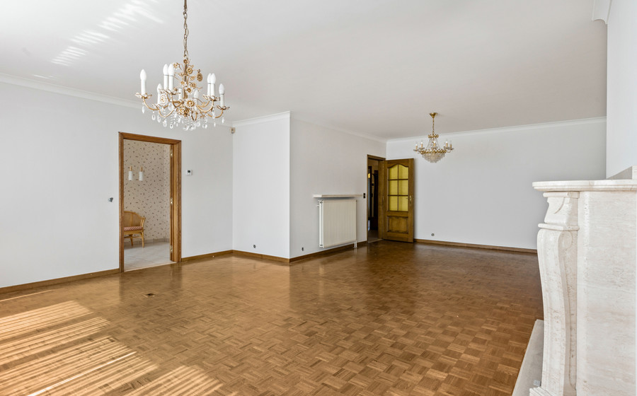 Gelijkvloerse verd. + tuin te koop in Merksem