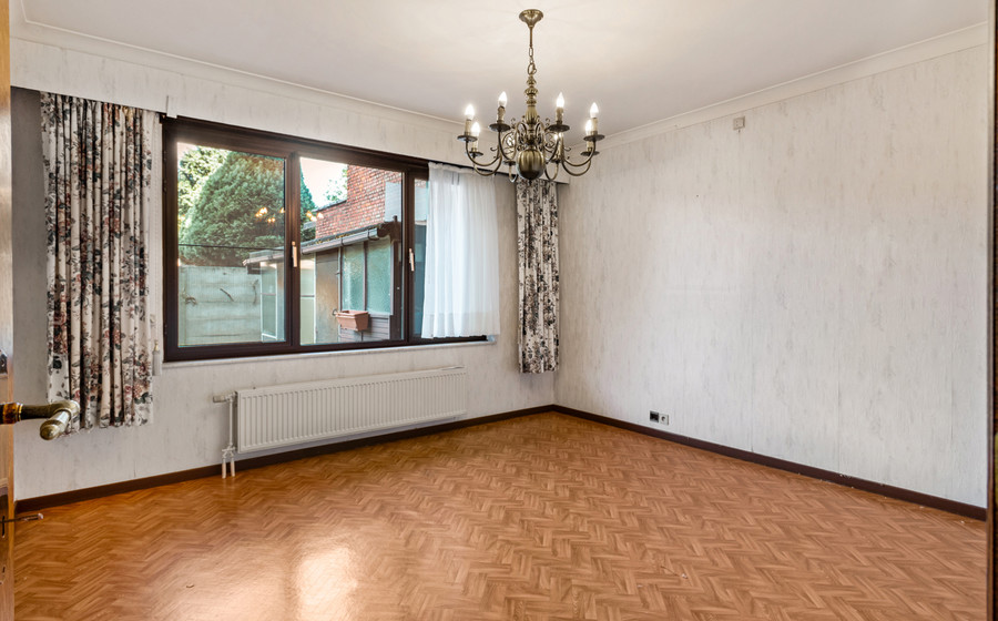 Gelijkvloerse verd. + tuin te koop in Merksem