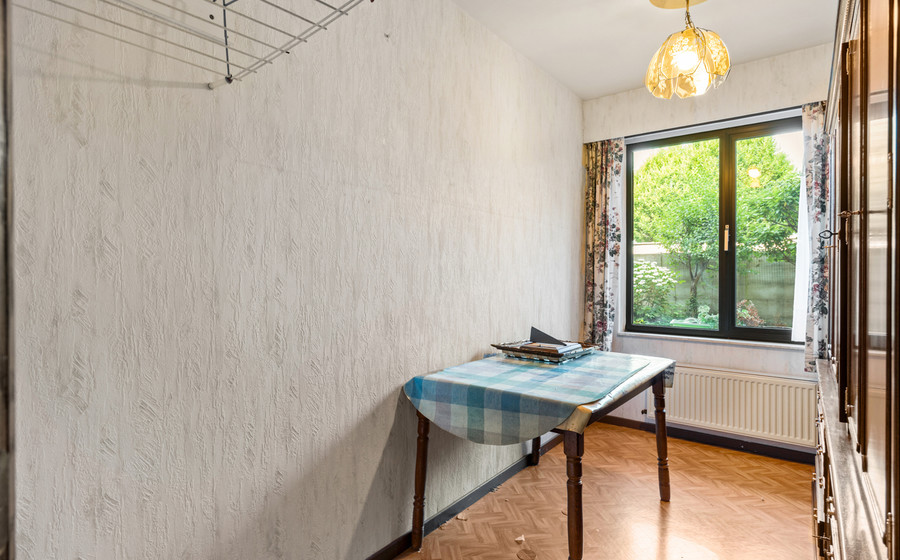 Gelijkvloerse verd. + tuin te koop in Merksem