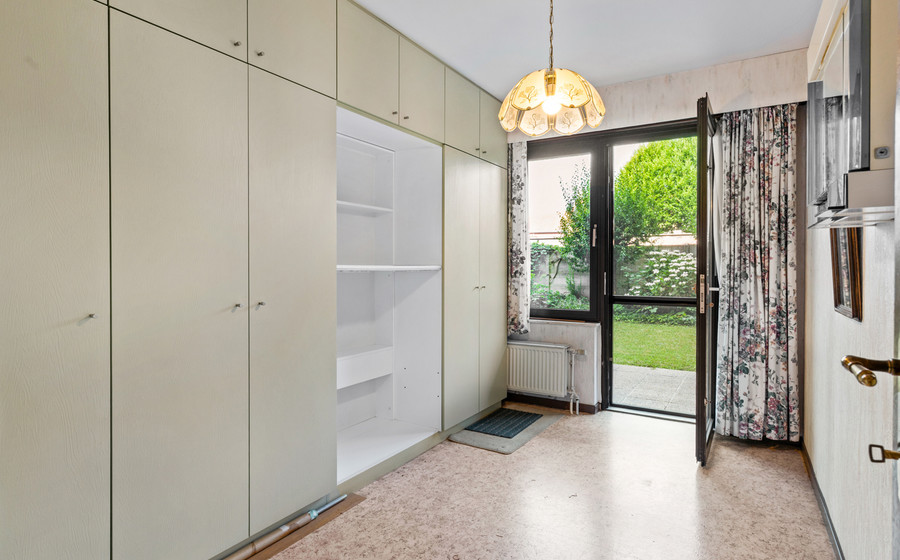 Gelijkvloerse verd. + tuin te koop in Merksem