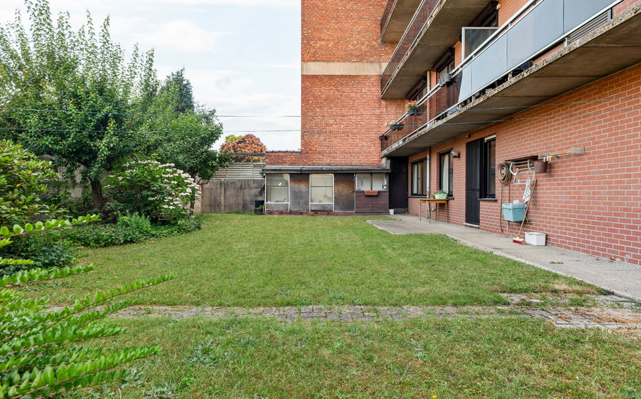 Gelijkvloerse verd. + tuin te koop in Merksem