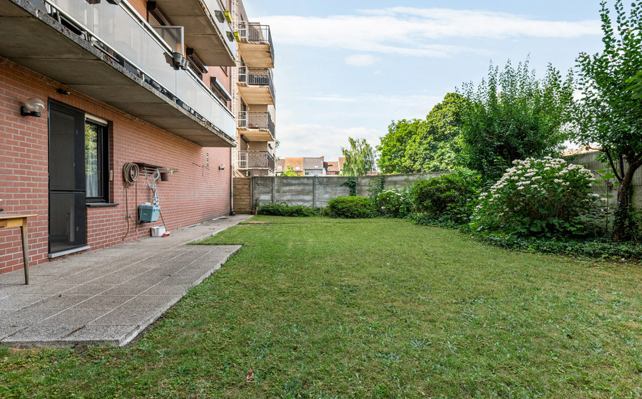 Gelijkvloerse verd. + tuin te koop in Merksem