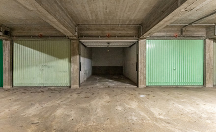 gesloten-garagebox-te-koop-in-merksem