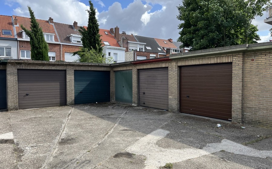 Gesloten garagebox te koop in Merksem