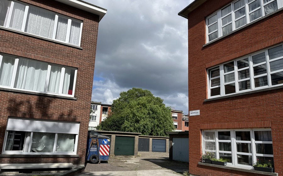 Gesloten garagebox te koop in Merksem
